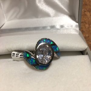 Sterling silver! Beautiful ring semi prec. stones!